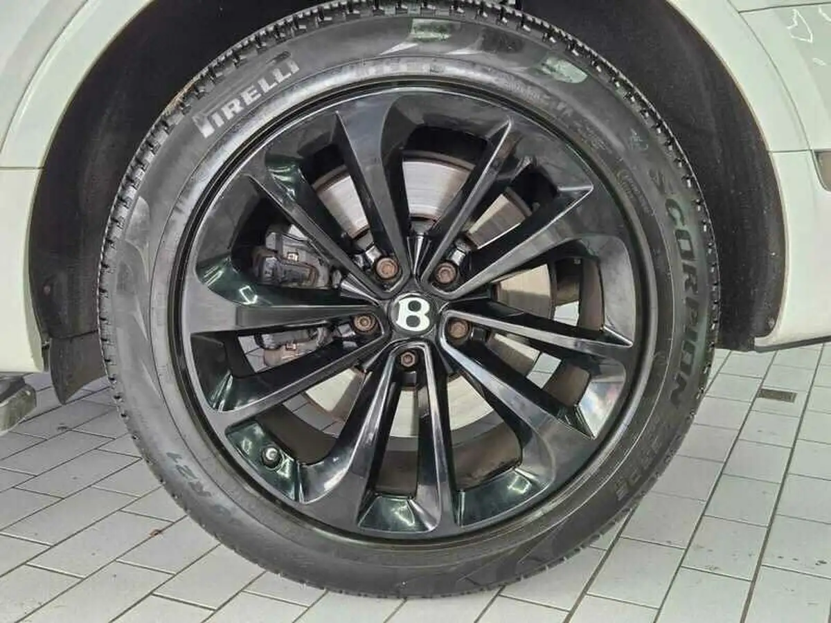 2019-bentley-bentayga-40-v8-big-27