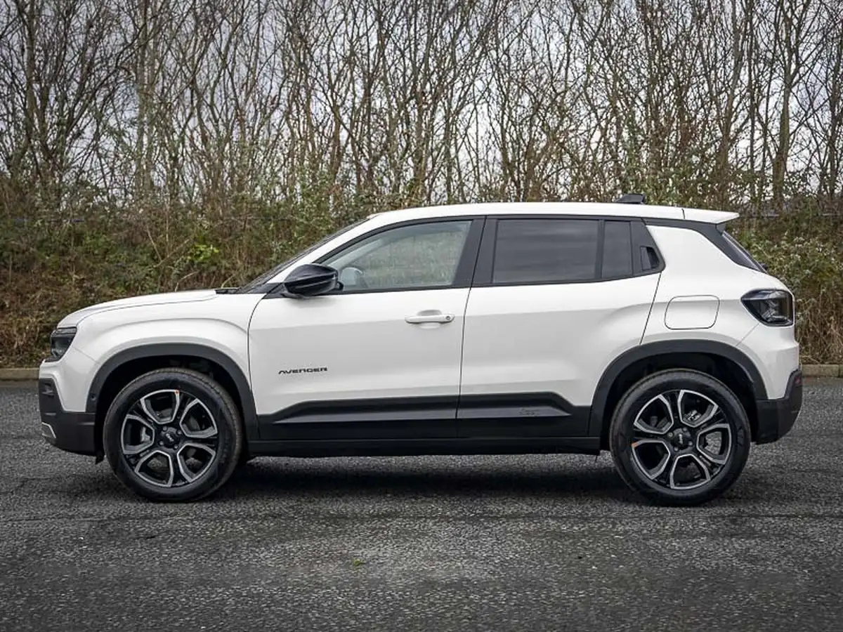 2025-jeep-avenger-12-gse-summit-e-hybrid-48v-auto-big-3