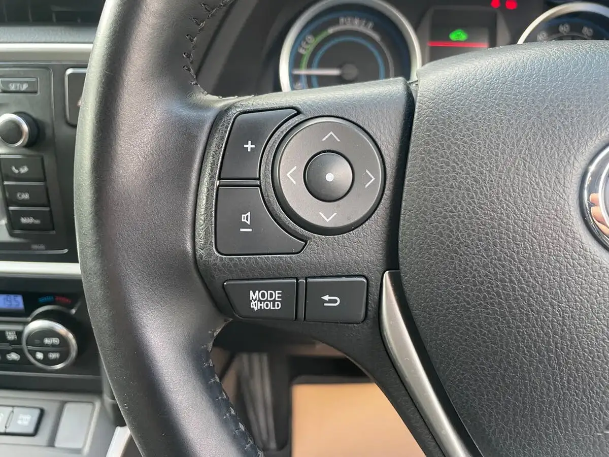 2012-toyota-auris-18-vvt-i-hsd-excel-big-20