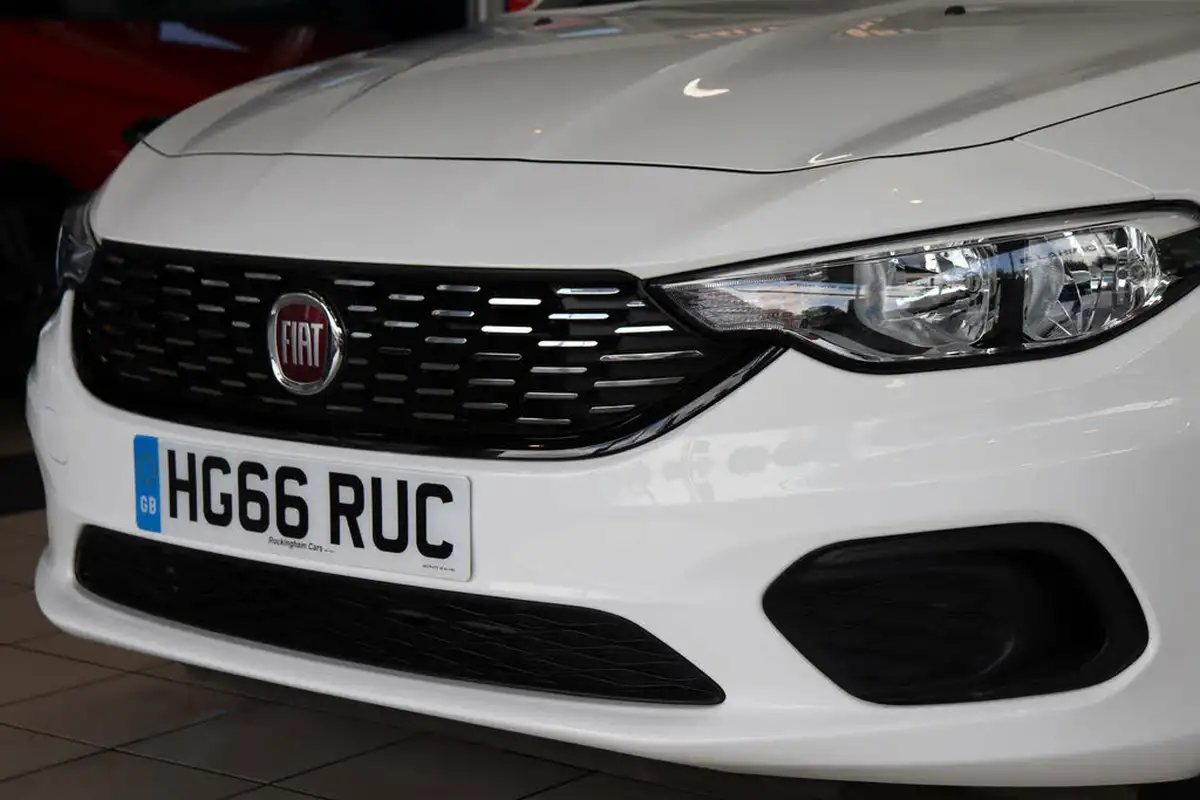 2016-fiat-tipo-14-easy-hatchback-big-62