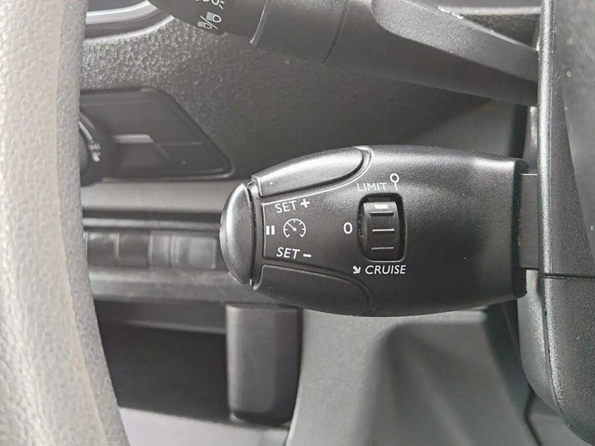 2018-citroen-dispatch-16bluehdi-x-m-1000-95pseu6-big-12