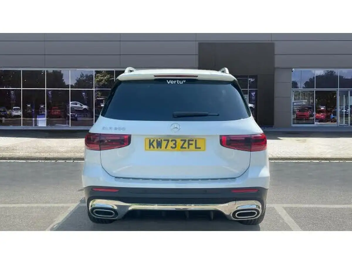 2023-mercedes-benz-glb-class-13-glb200-amg-line-executive-big-5