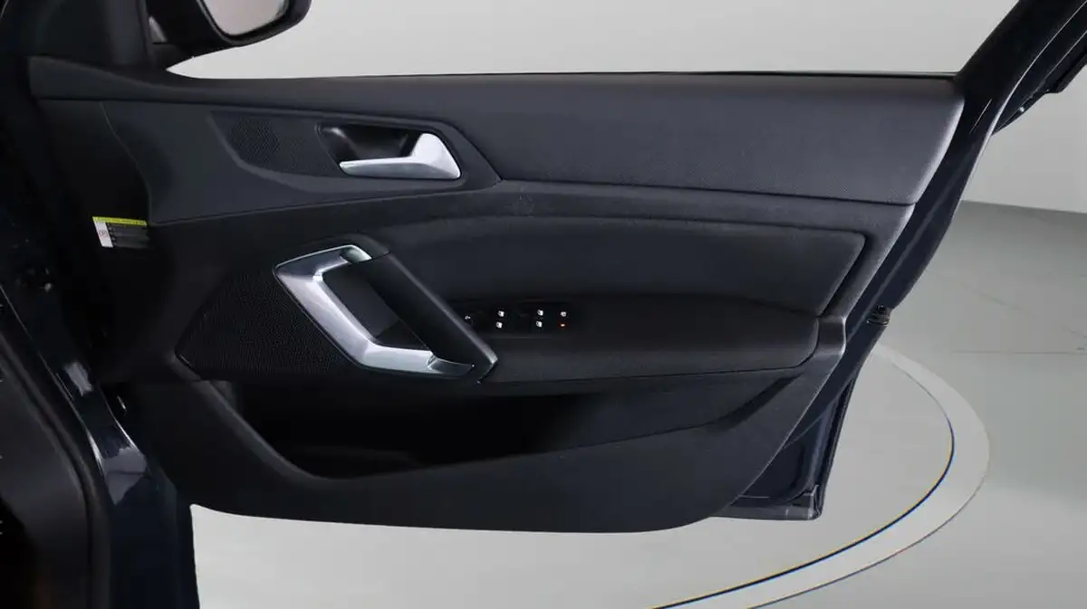 2020-peugeot-308-sw-12-puretech-allure-130bhp-big-14