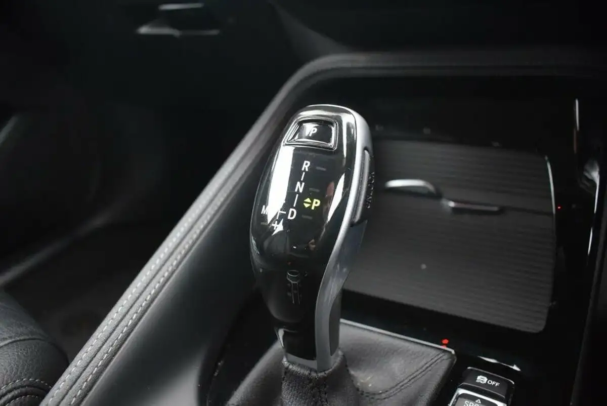 2021-bmw-x1-20-xdrive20i-xline-big-14
