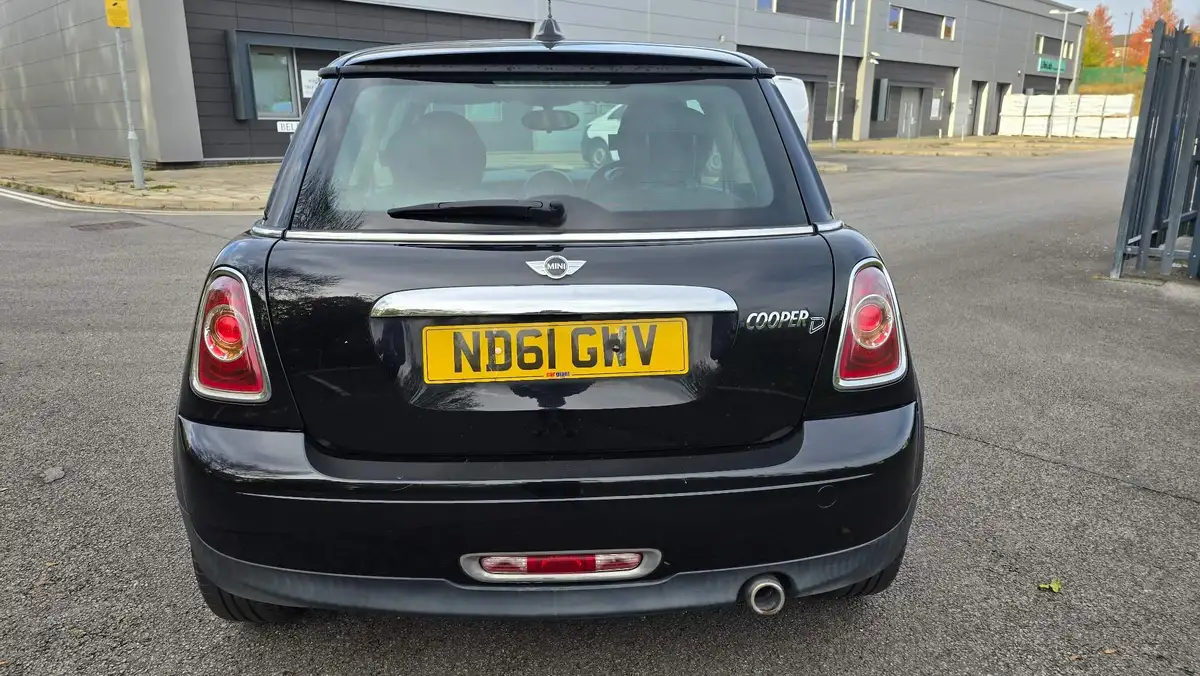 2011-mini-cooper-16td-cooper-d-avenue-hatchback-3d-1598cc-big-5