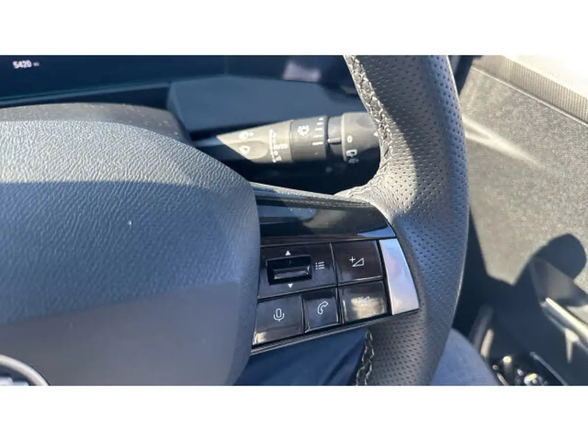 2024-vauxhall-astra-12-turbo-gs-130ps-sport-tourer-big-22