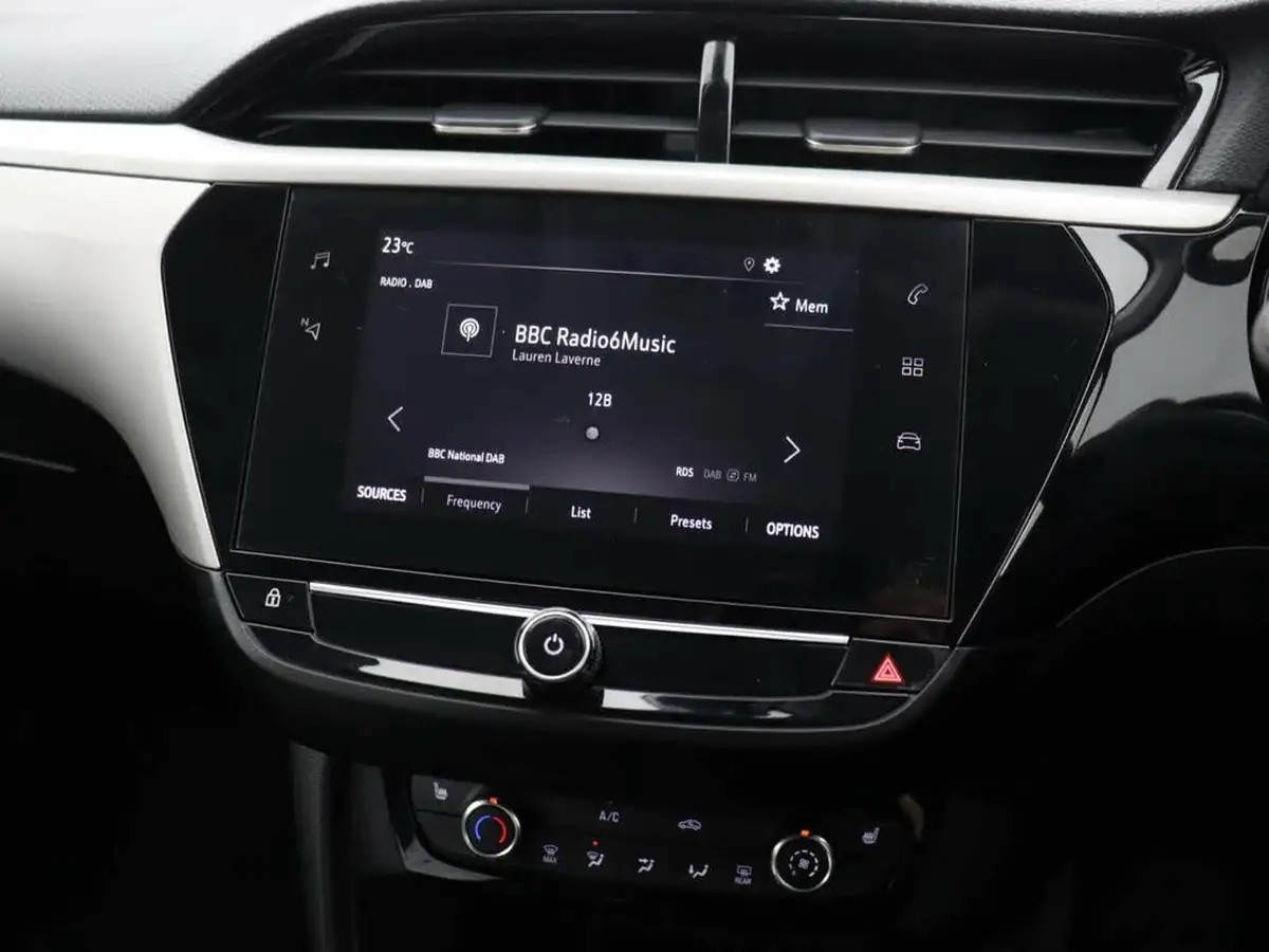 2020-vauxhall-corsa-12i-se-premium-big-32