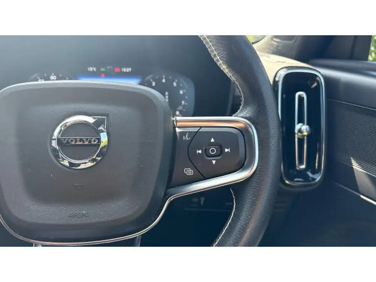 2020-volvo-xc40-20-b4-r-design-awd-big-40