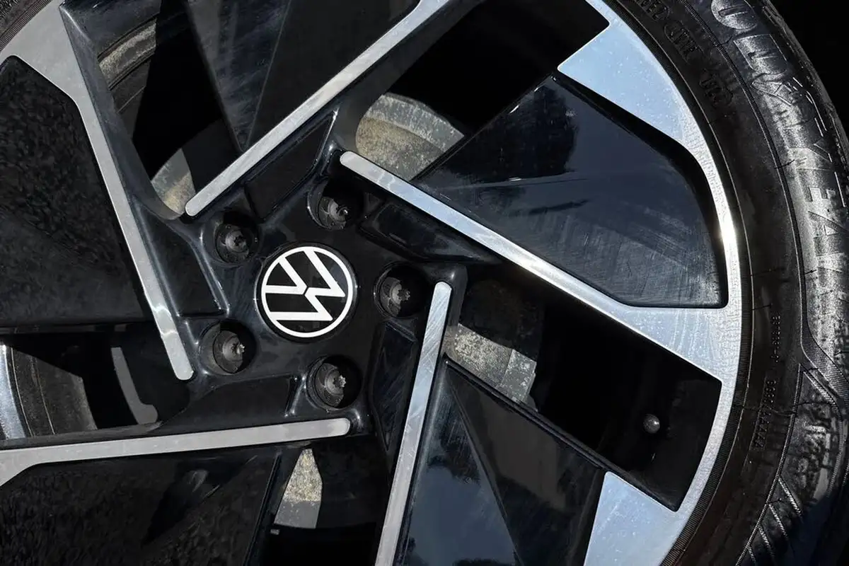 2024-volkswagen-id3-e-pro-match-59kwh-big-26