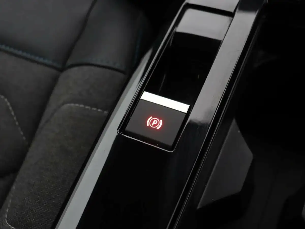 2022-citroen-c4-15bluehdi-shine-110ps-big-30