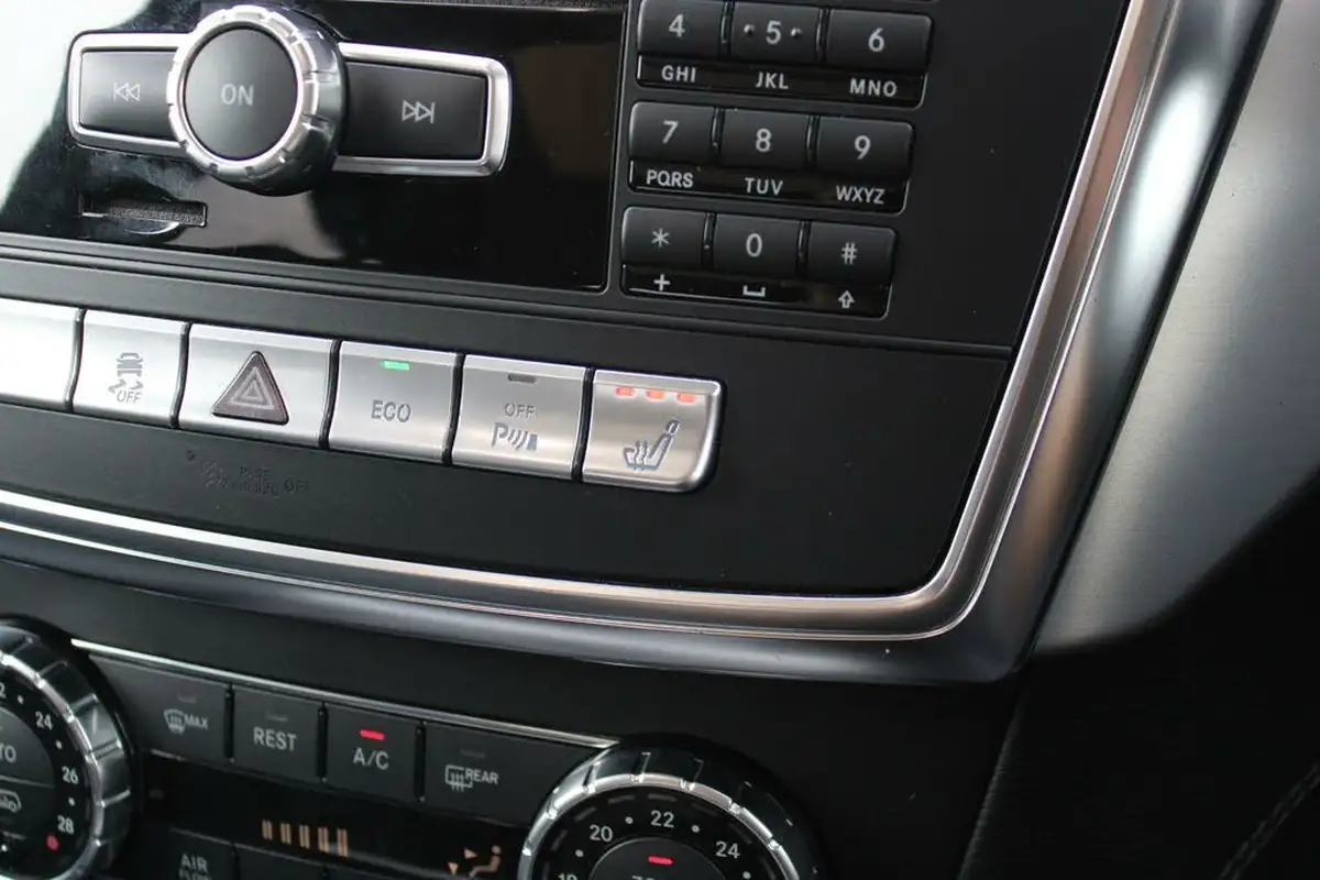 2014-mercedes-benz-m-class-55-ml63-amg-518bhp-speedshift-plus-7g-tronic-big-26