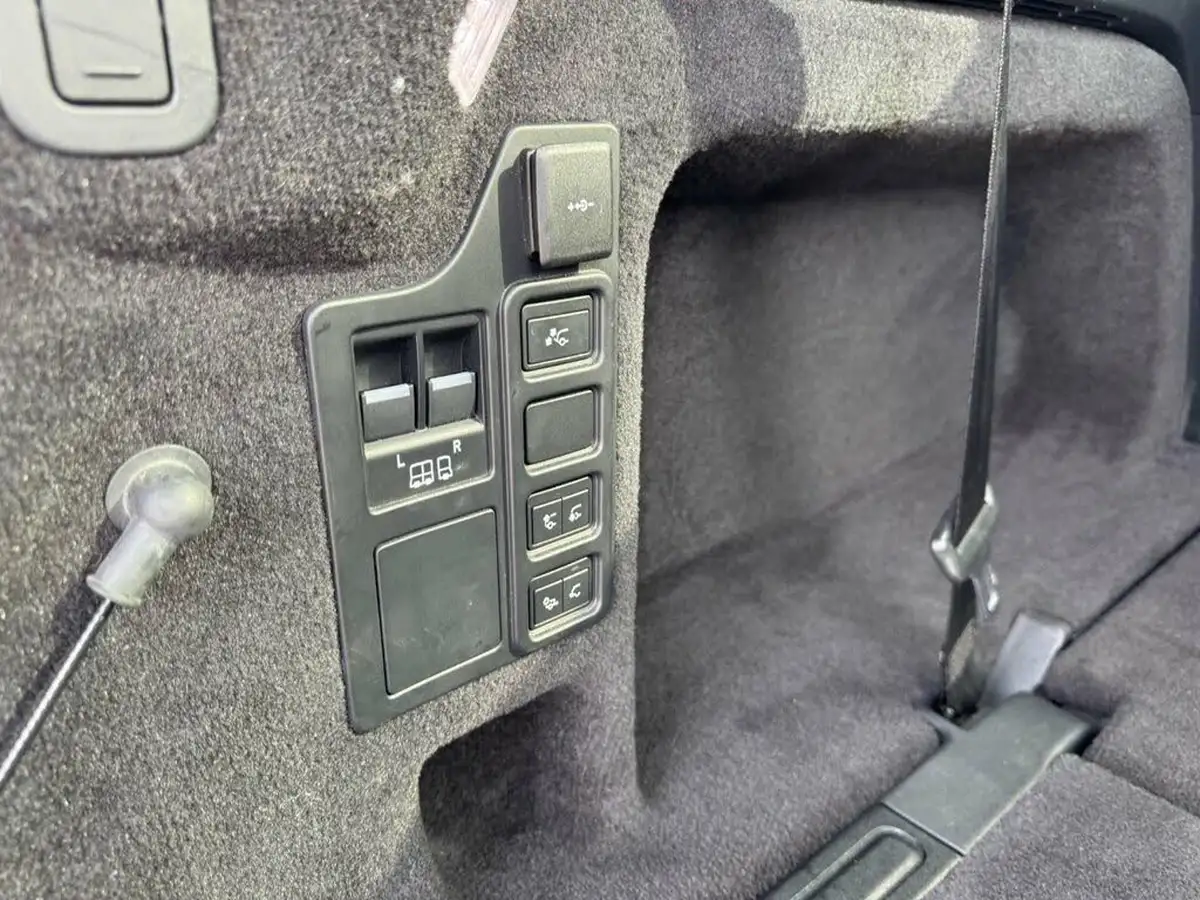 2021-land-rover-discovery-30-d300-r-dynamic-se-big-19