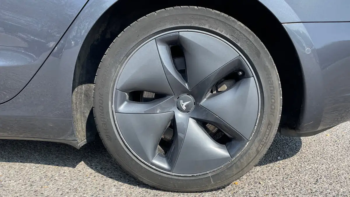 2019-tesla-model-3-e-long-range-4x4-big-17