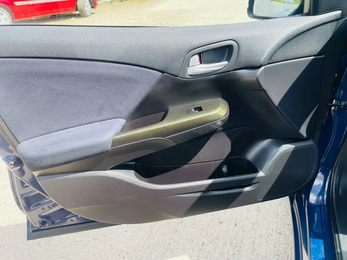 2013-honda-civic-16td-se-big-43