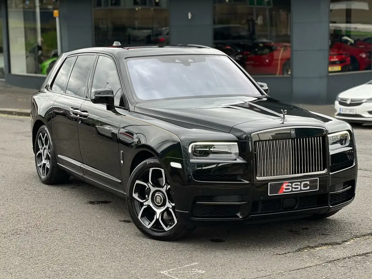 2020-rolls-royce-cullinan-675-black-badge-big-49