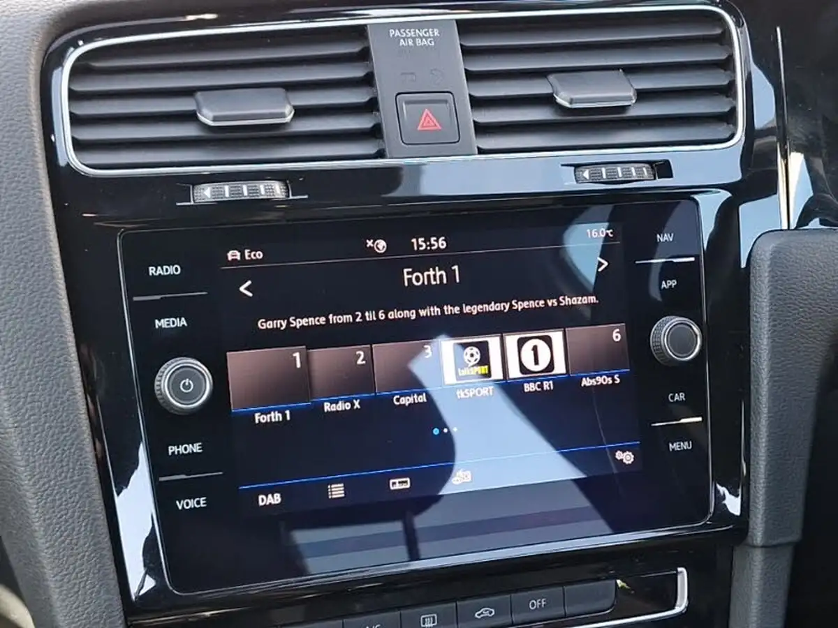 2019-volkswagen-golf-20tdi-r-line-5d-dsg-big-9