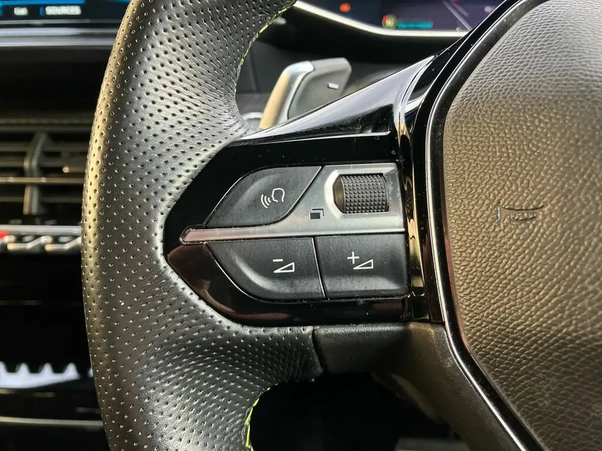 2021-peugeot-208-12-puretech-gt-premium-130bhp-eat8-big-18