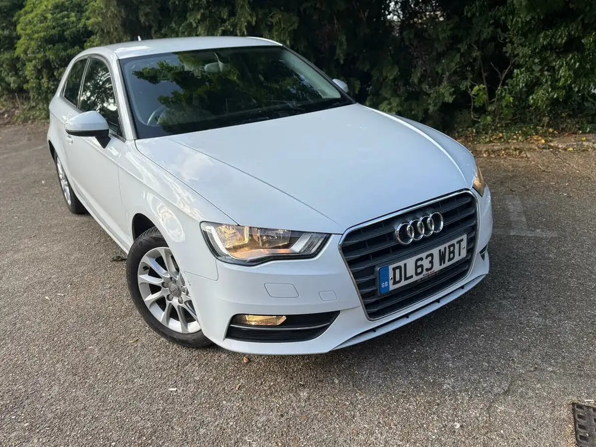 2014-audi-a3-14-se-122ps-hatchback-3d-big-0