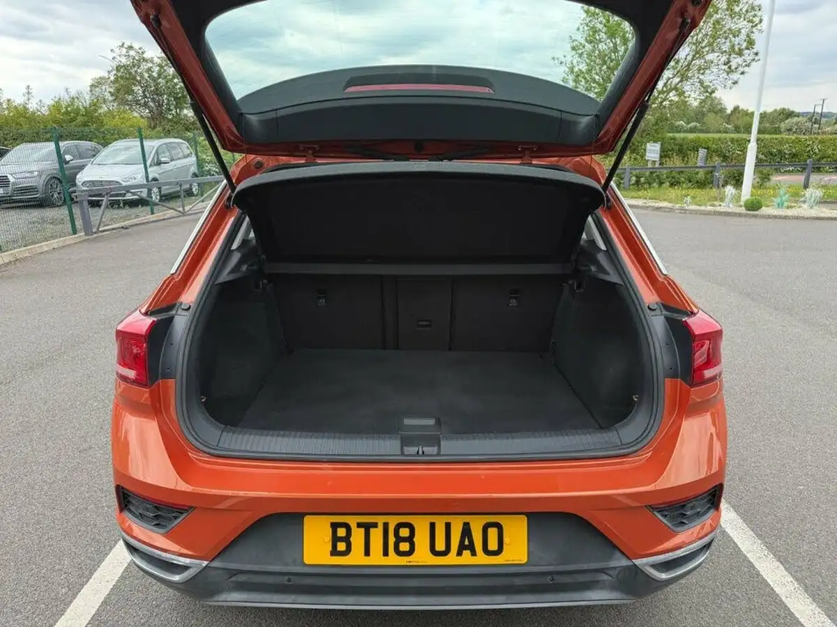 2018-volkswagen-t-roc-10-tsi-se-ss-big-12