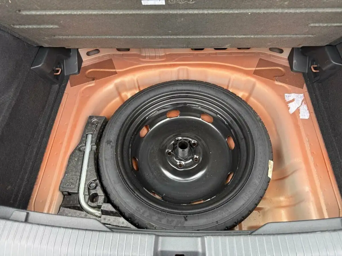 2018-volkswagen-t-roc-10-tsi-se-ss-big-16