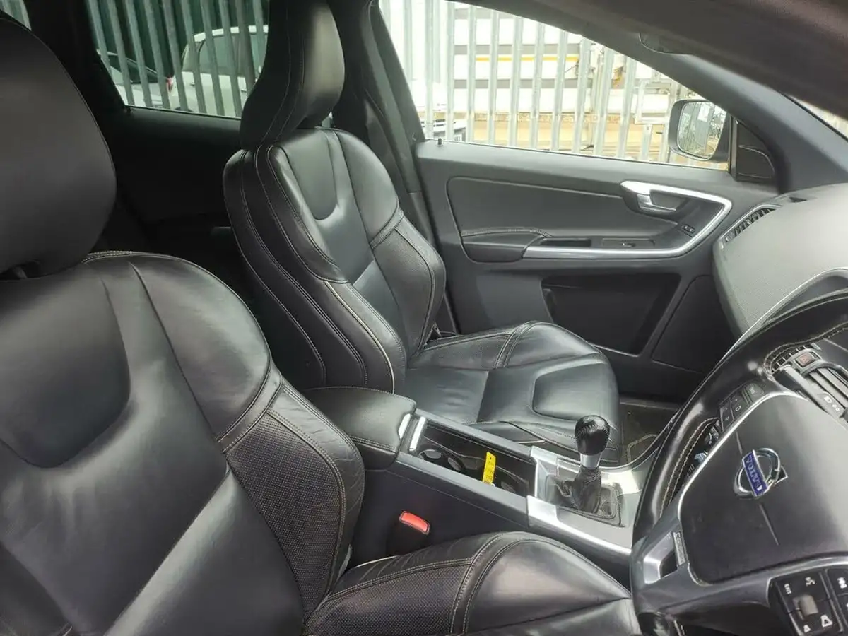 2014-volvo-xc60-24td-d5-se-lux-215bhp-ss-big-2