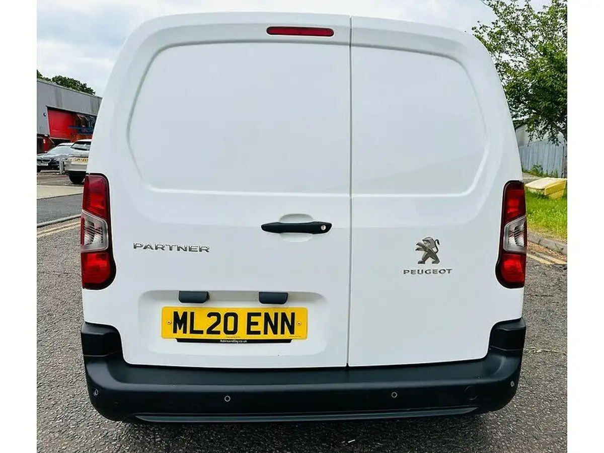 2020-peugeot-partner-15-bluehdi-1000-professional-100ps-eu6dt-panel-big-10