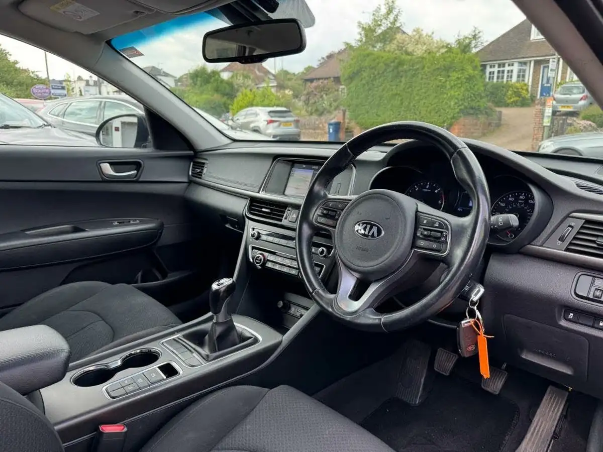 2018-kia-optima-17crdi-2-sportswagon-5d-big-14