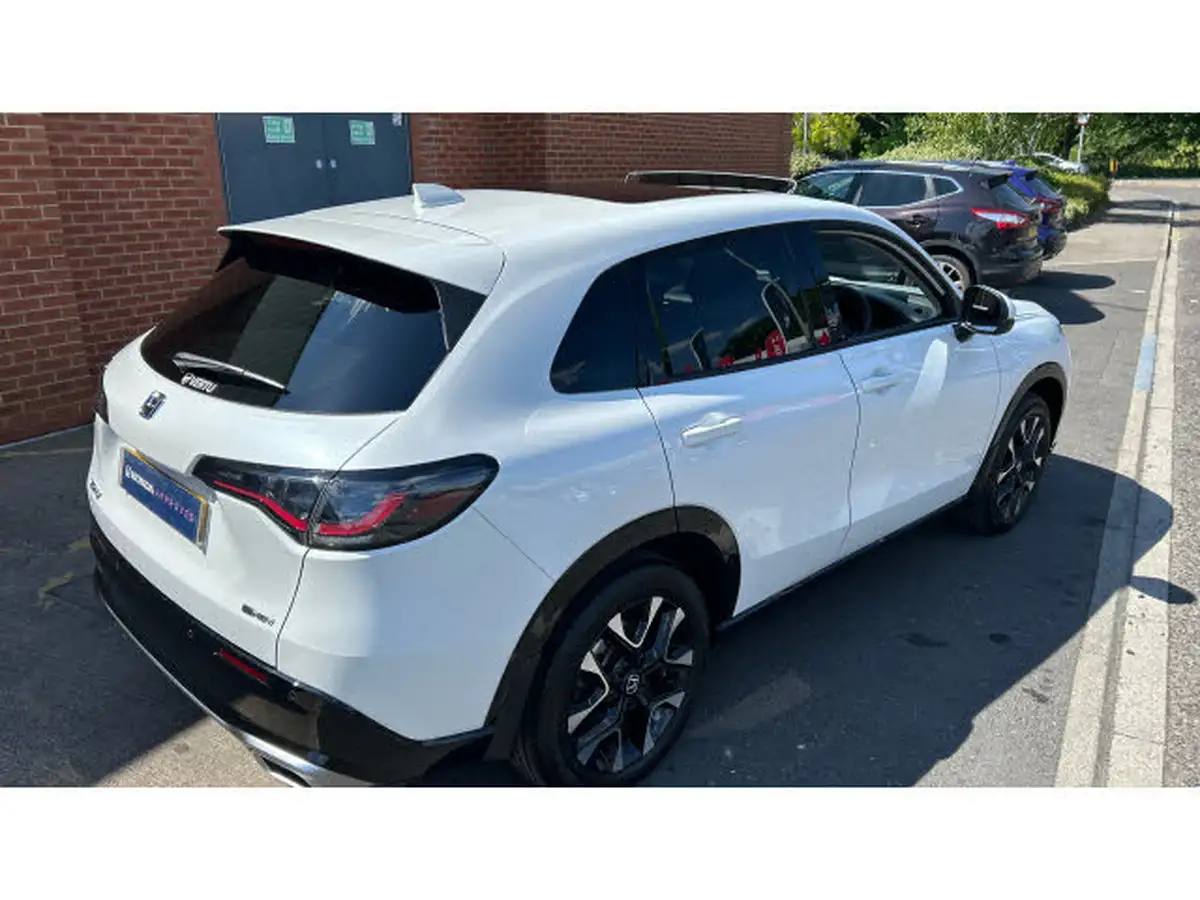 2024-honda-zr-v-20-i-mmd-advance-big-39