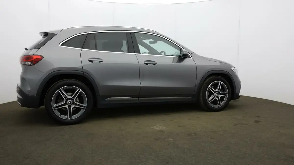 2022-mercedes-benz-gla-class-13-gla-200-amg-line-executive-big-55