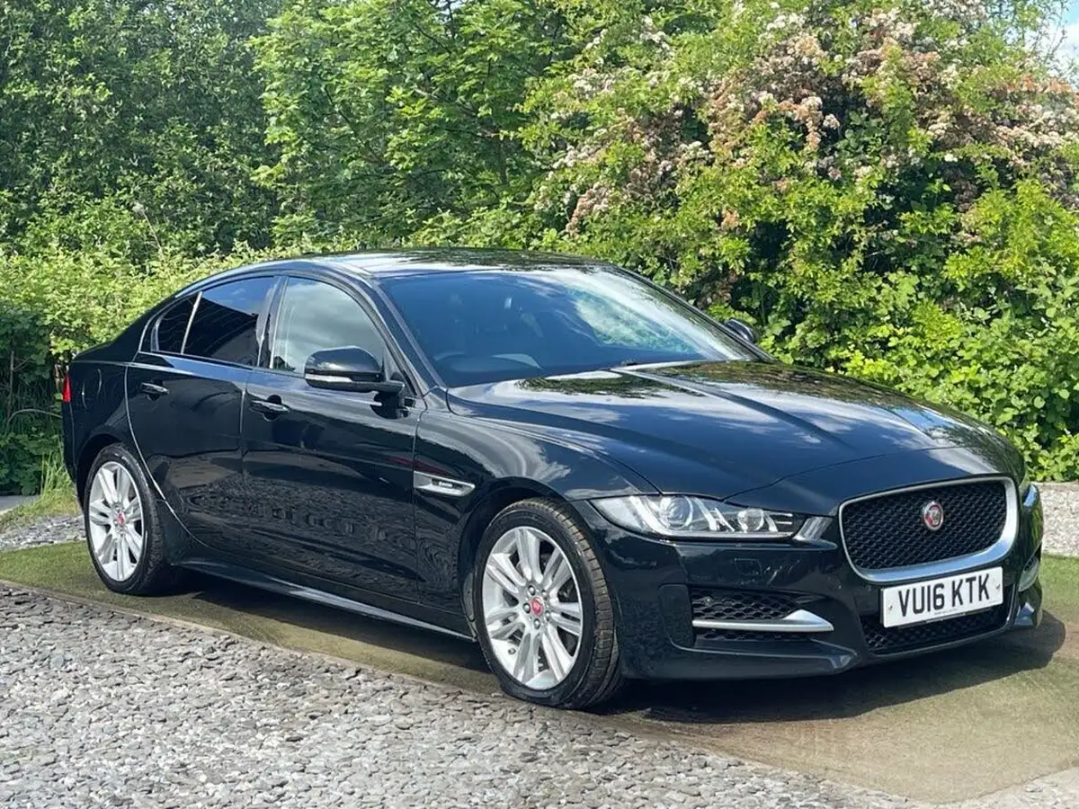 2016-jaguar-xe-20d-r-sport-180ps-auto-big-4