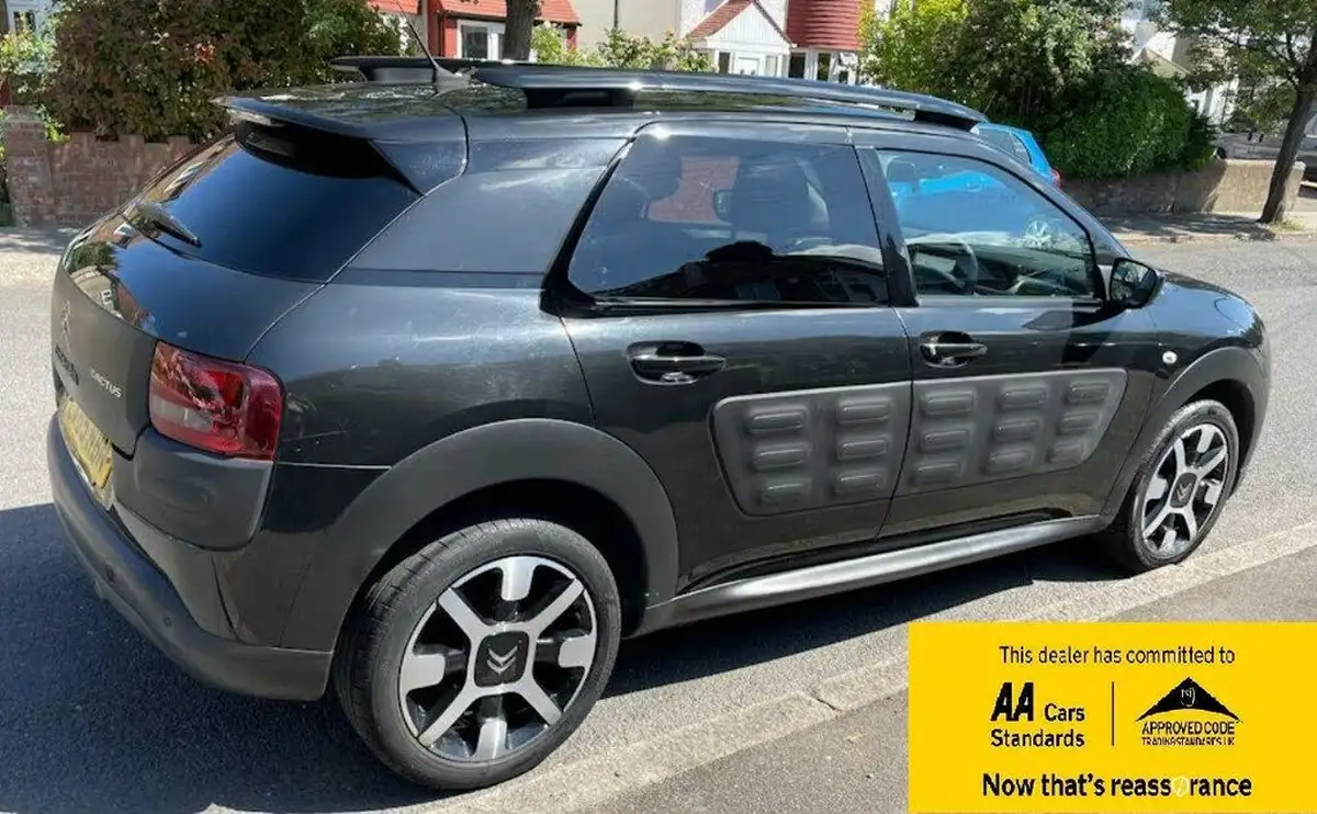 2016-citroen-c4-cactus-12-puretech-flair-82ps-ss-etg-big-3