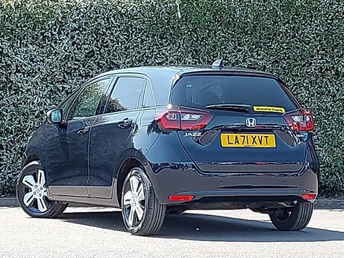 2022-honda-jazz-15-i-mmd-ex-107ps-big-1