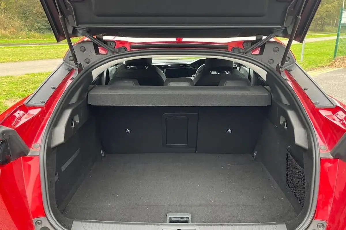 2024-peugeot-408-16-puretech-allure-premium-225ps-big-10