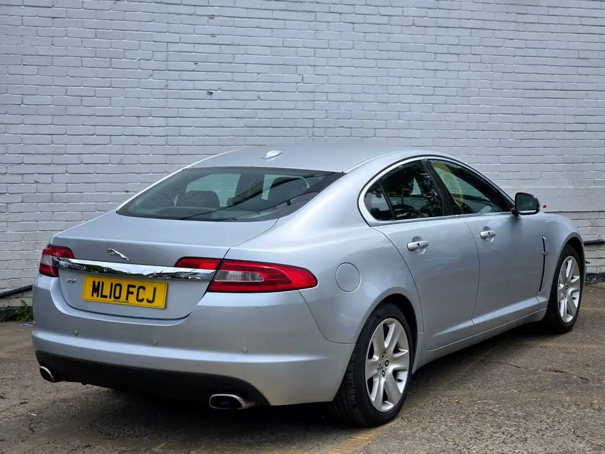 2010-jaguar-xf-30-premium-luxury-big-26