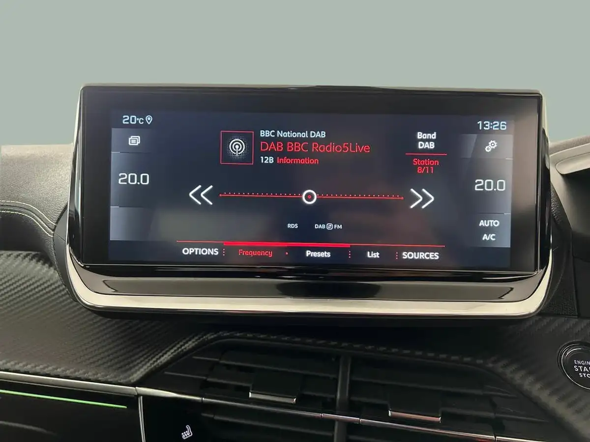 2022-peugeot-2008-suv-12-puretech-gt-big-18