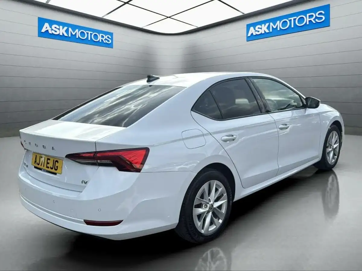 2021-skoda-octavia-big-32