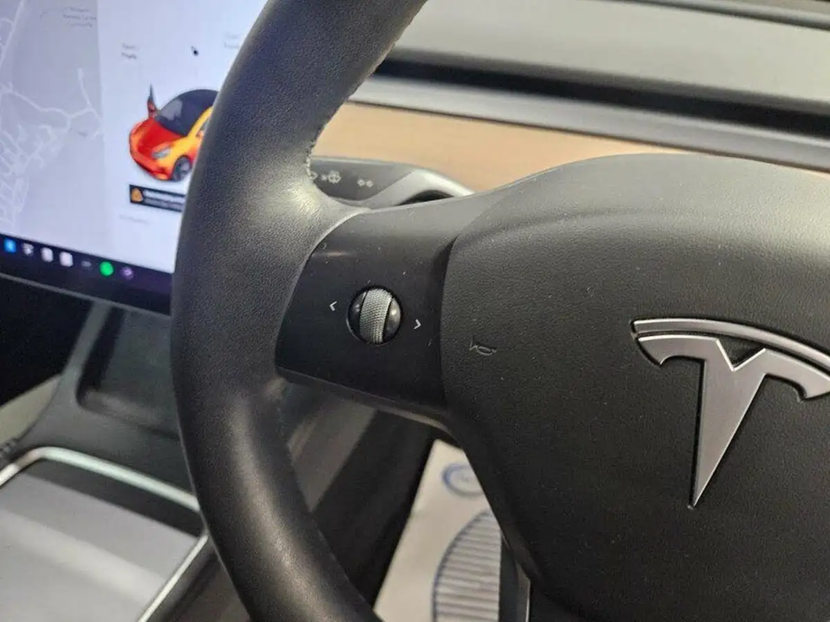 2020-tesla-model-3-e-performance-big-10