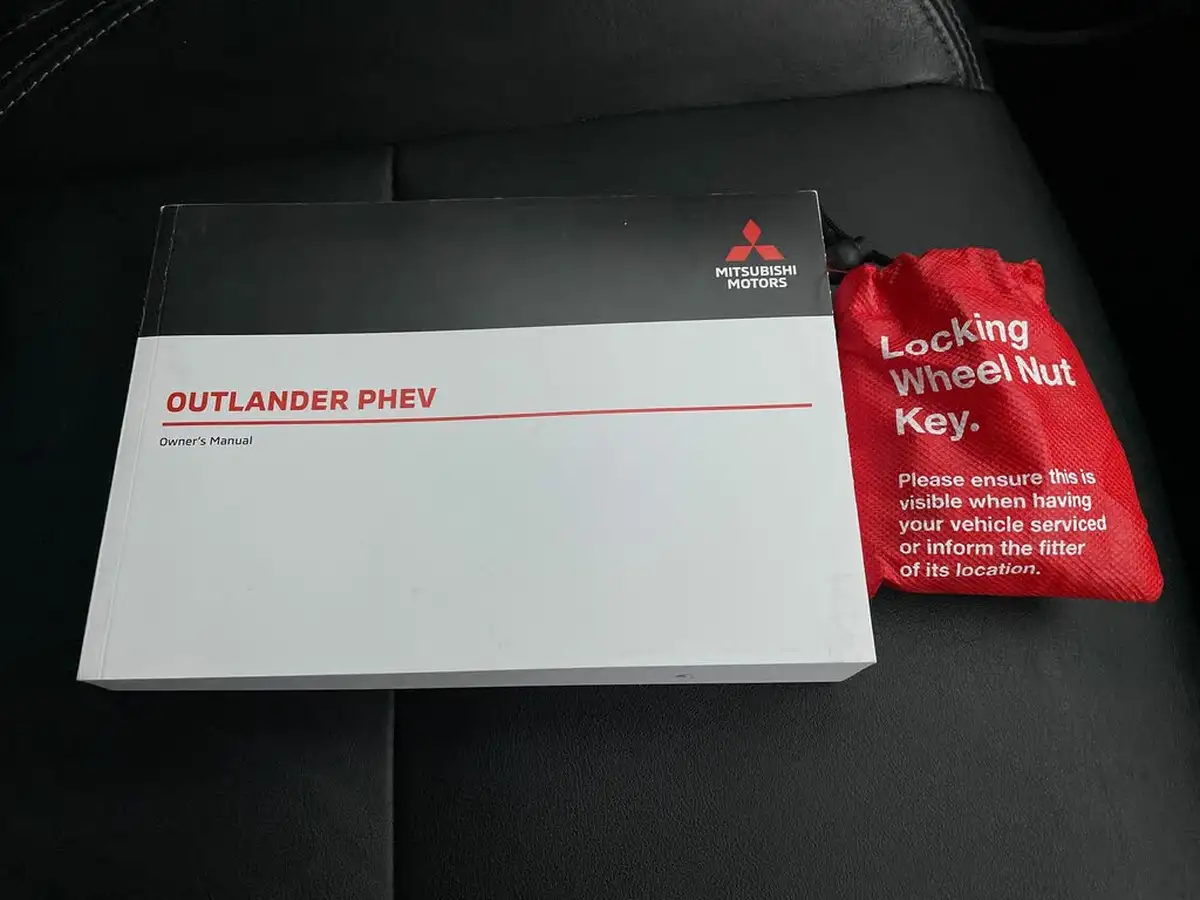 2021-mitsubishi-outlander-24-dynamic-phev-big-43