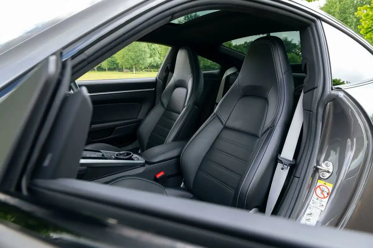 2023-porsche-911-38-turbo-coupe-big-34