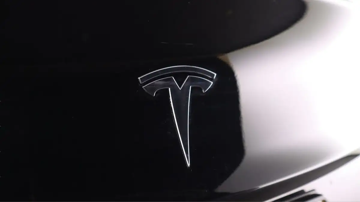 2021-tesla-model-3-e-long-range-awd-big-19