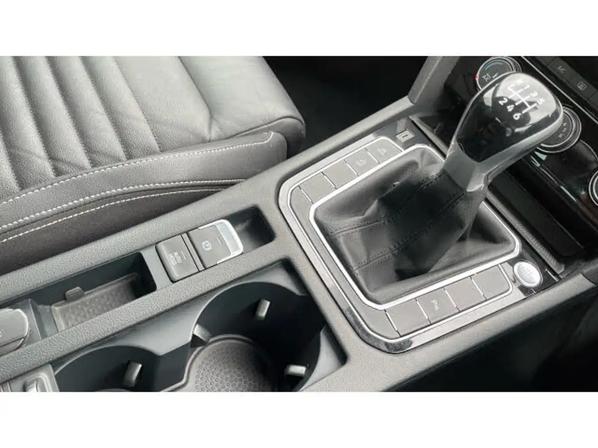 2020-volkswagen-passat-15-tsi-sel-saloon-4d-big-13