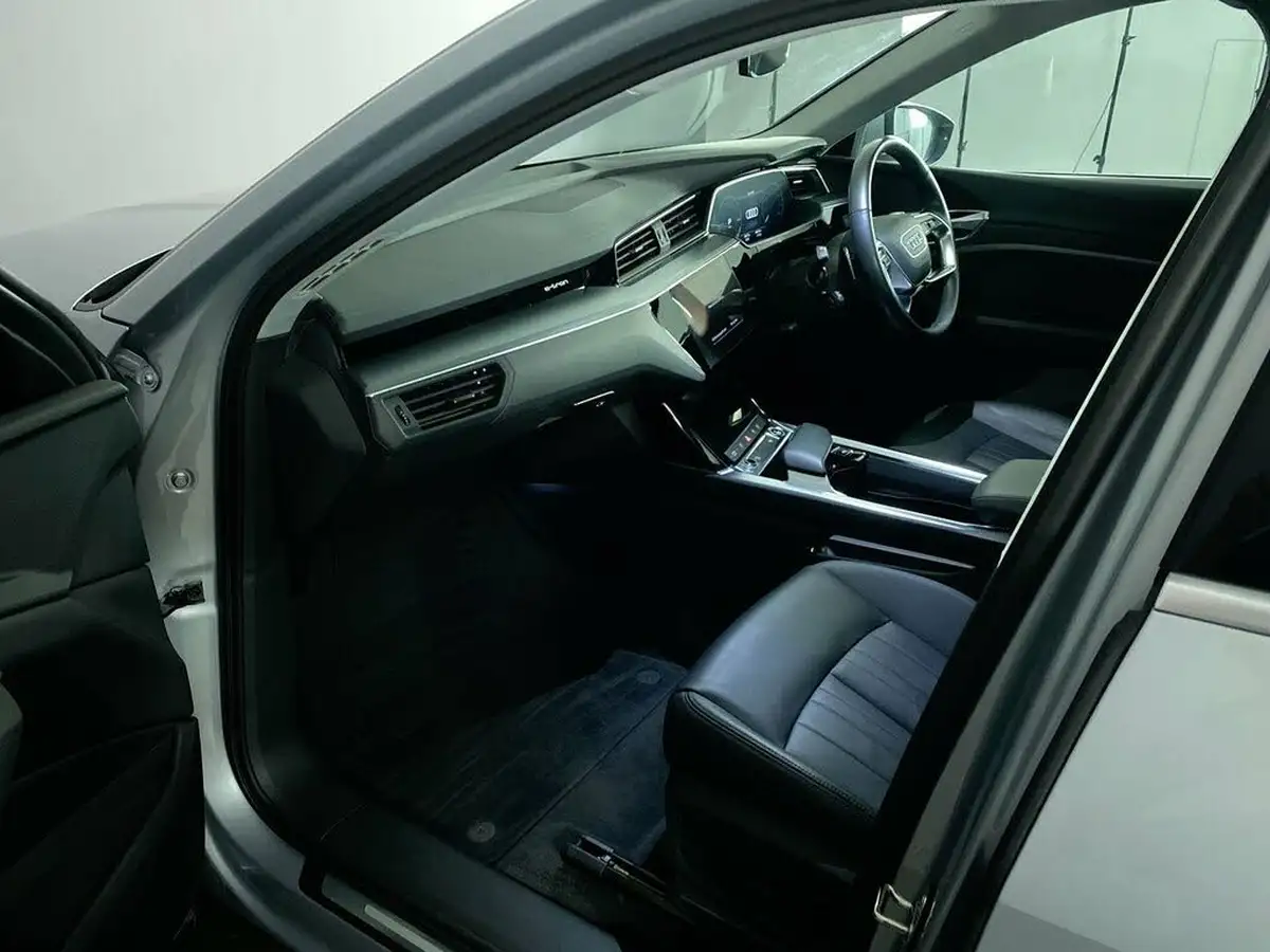 2022-audi-e-tron-55e-technik-station-wagon-big-24
