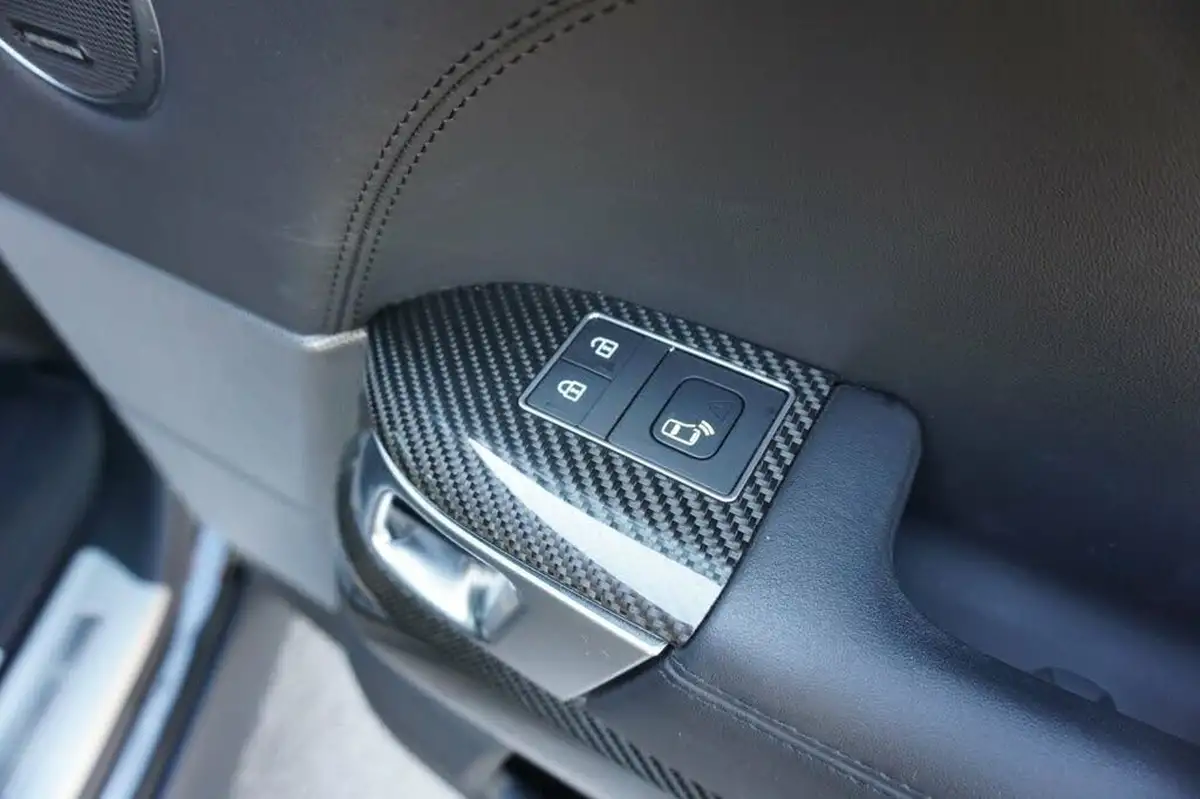 2021-land-rover-range-rover-sport-50-v8-p575-svr-big-47