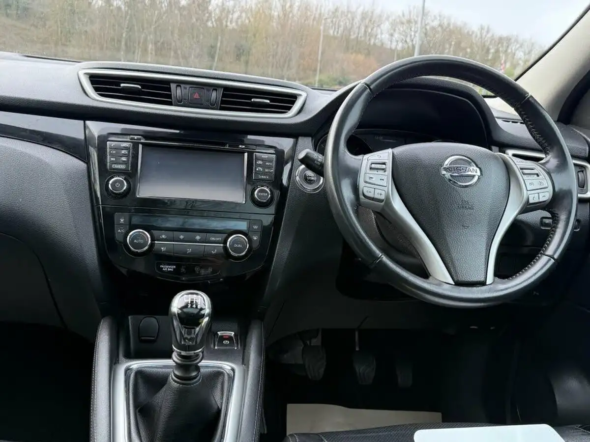 2016-nissan-qashqai-16dci-tekna-big-11