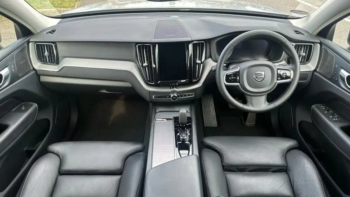 2023-volvo-xc60-20td-b4-plus-big-19