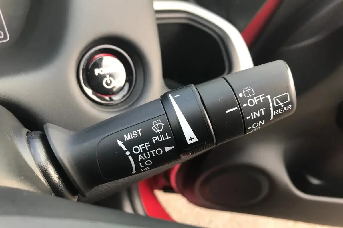 2022-honda-jazz-15-i-mmd-sr-109ps-big-31