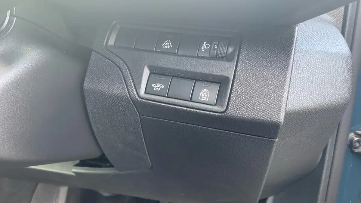 2022-peugeot-3008-suv-12-puretech-allure-premium-eat8-big-32
