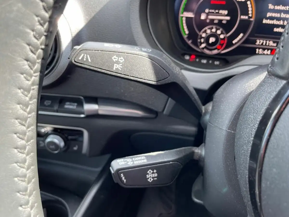 2020-audi-a3-14-40-e-tron-big-29
