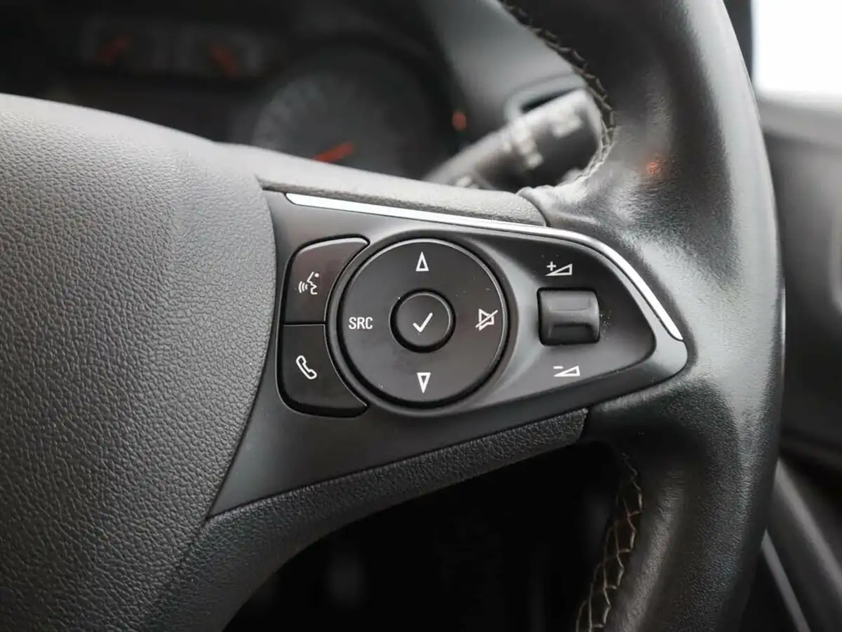 2022-vauxhall-crossland-12-design-110ps-big-29
