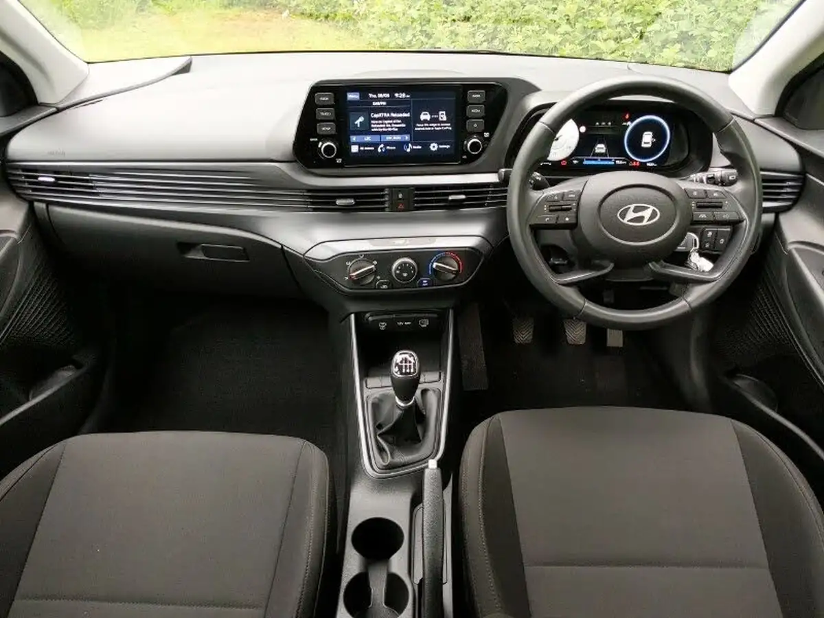 2024-hyundai-i20-10-t-gdi-advance-big-2
